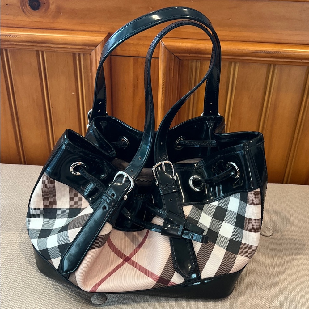 Burberry | Black and Tan Checkered Shoulder Bag